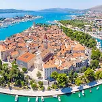 Apartament Island Mihaela Okrug Gornji