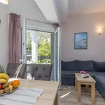 Island Mihaela Apartament