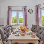 Island Mihaela Apartament *