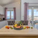 Apartament Island Mihaela Okrug Gornji