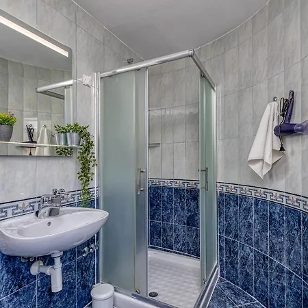 Apartment Island Mihaela