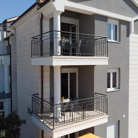Apartamento Island Mihaela