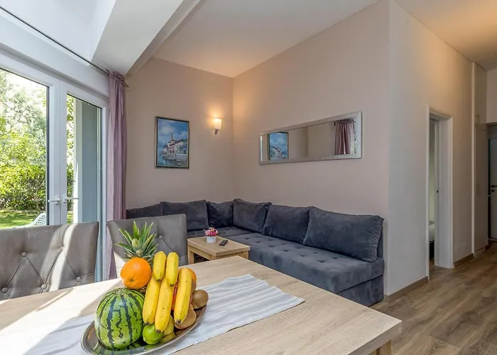 Island Mihaela * Okrug Gornji