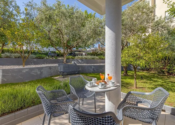 Island Mihaela Apartamento