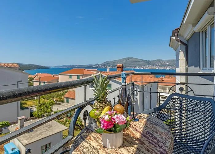 Island Mihaela Apartamento