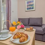Island Mihaela Apartman