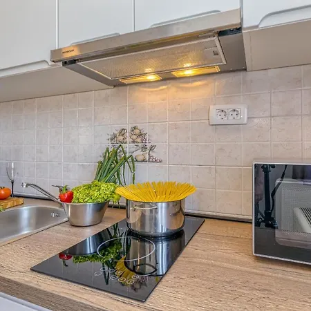 Island Mihaela Appartement *
