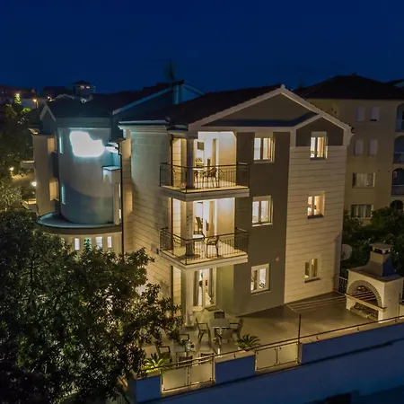 Island Mihaela Apartamento *
