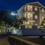 Apartment Island Mihaela *