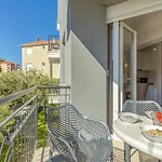 Apartment Island Mihaela *