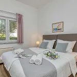 Apartment Island Mihaela Okrug Gornji