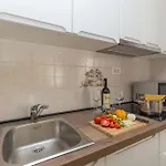 Island Mihaela Apartment