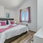 Apartment Island Mihaela Okrug Gornji