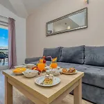 Apartment Island Mihaela Okrug Gornji