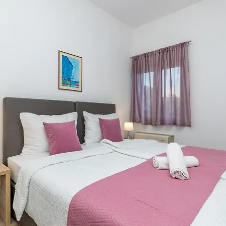 Island Mihaela Appartement *