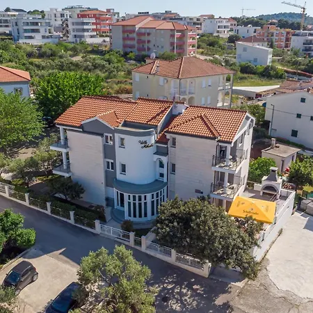 Island Mihaela Okrug Gornji