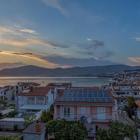 Apartment Island Mihaela *