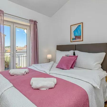 Island Mihaela Appartement *