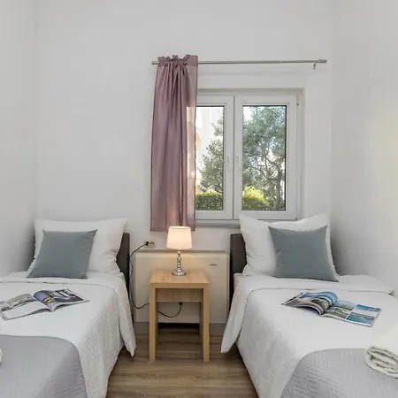 Island Mihaela Appartement *