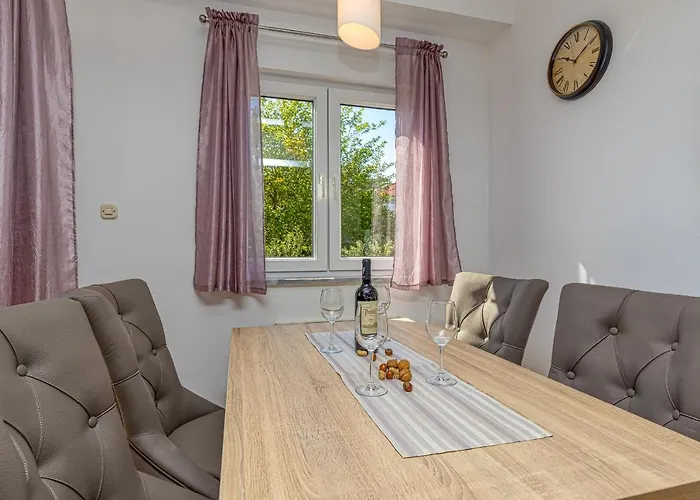 Island Mihaela Апартаменты
