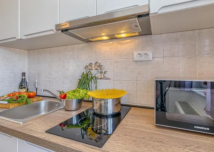 Island Mihaela Апартаменты *